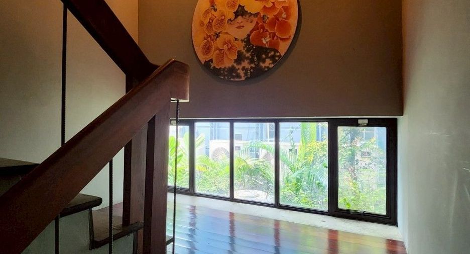 For sale office in Wang Thonglang, Bangkok