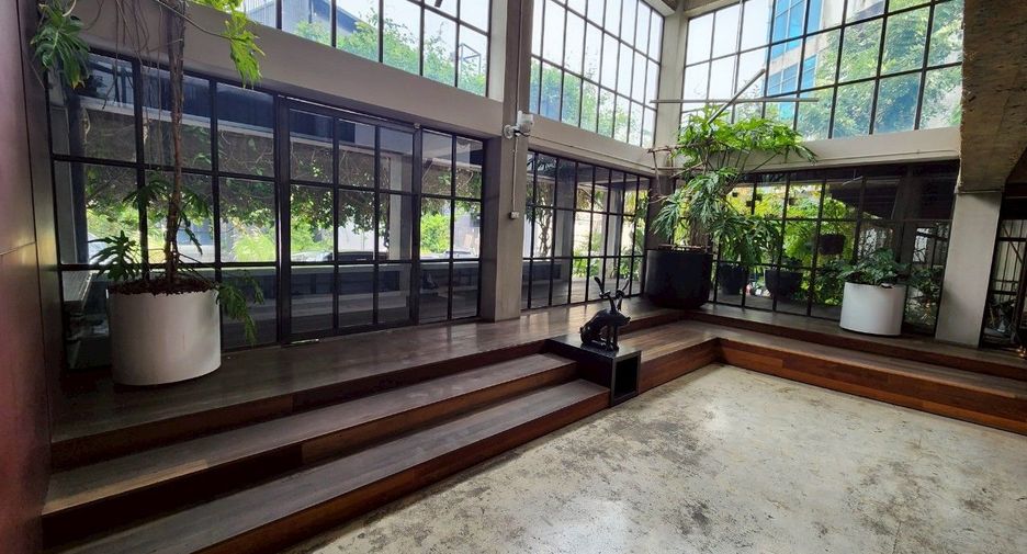 For sale office in Wang Thonglang, Bangkok