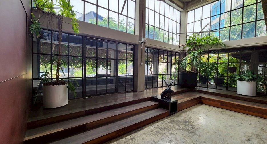 For sale office in Wang Thonglang, Bangkok