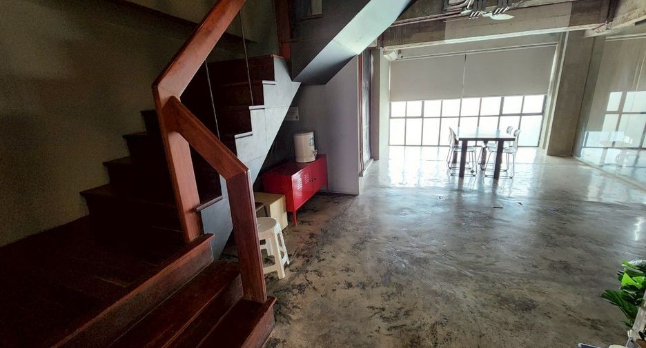 For sale office in Wang Thonglang, Bangkok