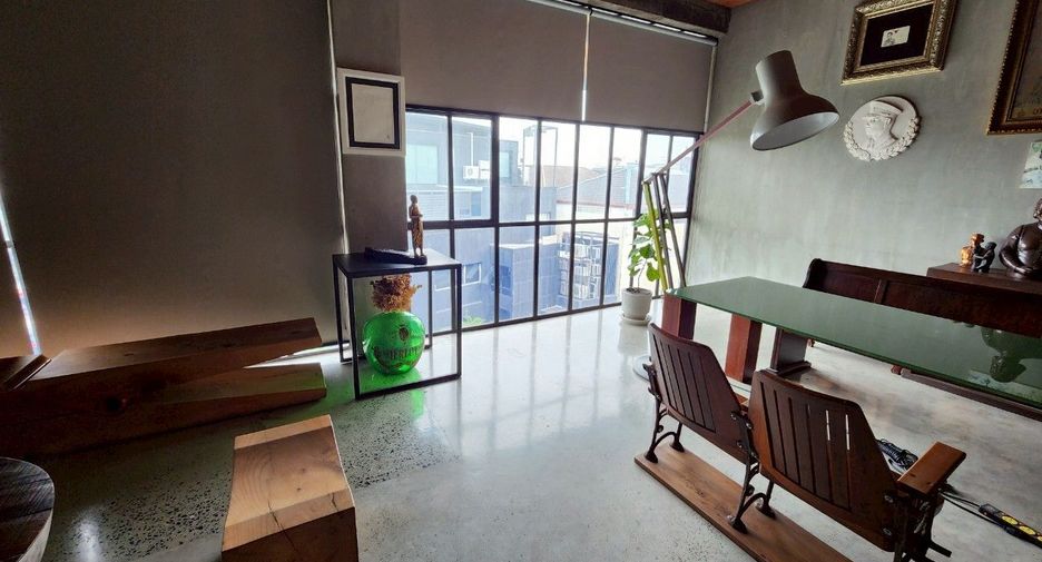 For sale office in Wang Thonglang, Bangkok