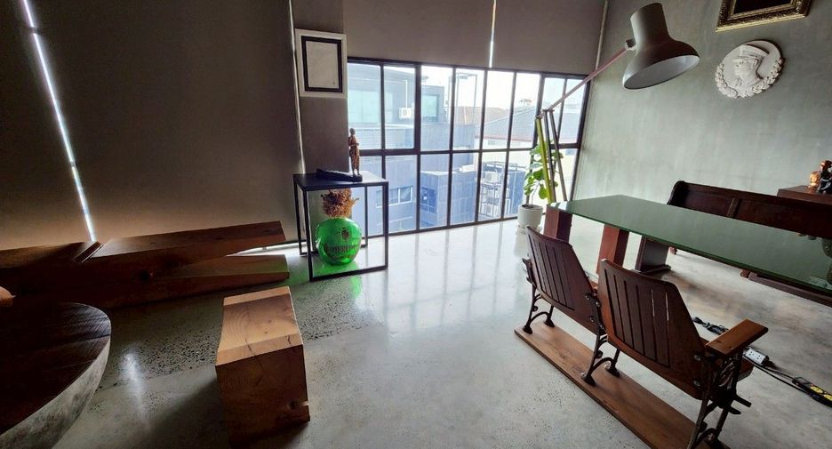 For sale office in Wang Thonglang, Bangkok