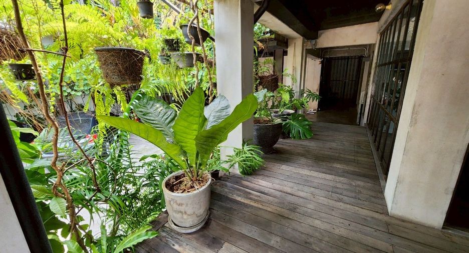 For sale office in Wang Thonglang, Bangkok