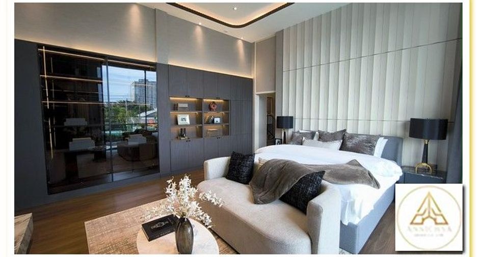 For sale 5 bedrooms house in Mueang Nonthaburi, Nonthaburi