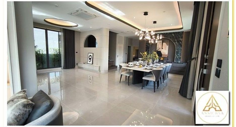 For sale 5 bedrooms house in Mueang Nonthaburi, Nonthaburi