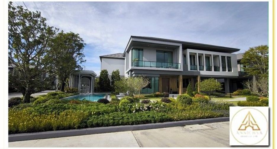 For sale 5 bedrooms house in Mueang Nonthaburi, Nonthaburi