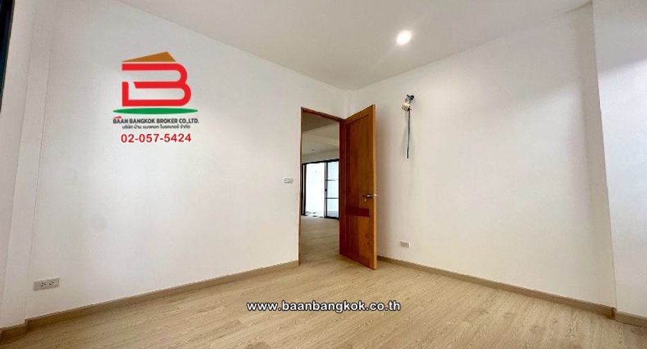 For rent and for sale 3 bedrooms house in Pak Kret, Nonthaburi