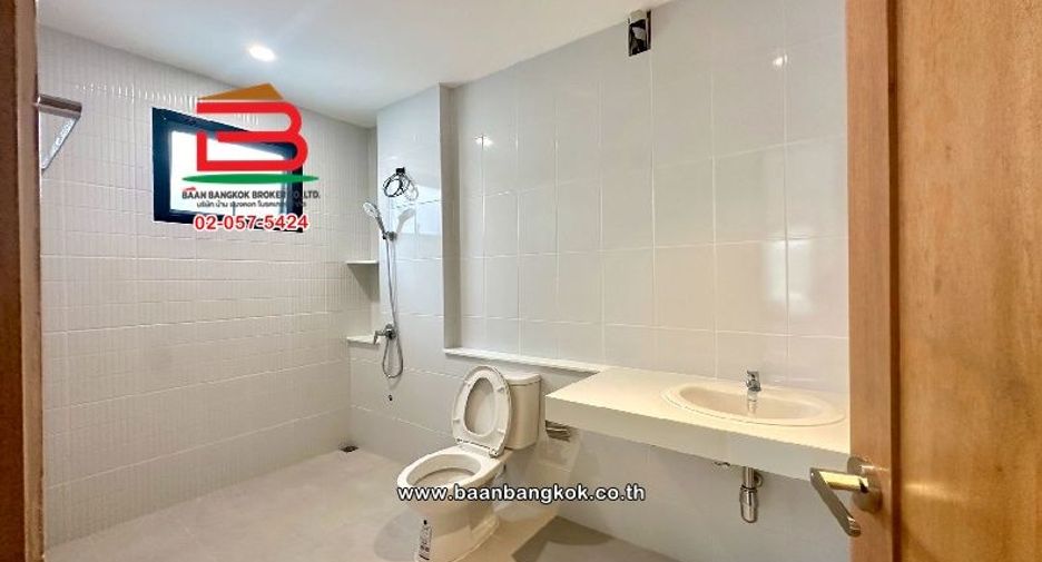 For rent and for sale 3 bedrooms house in Pak Kret, Nonthaburi