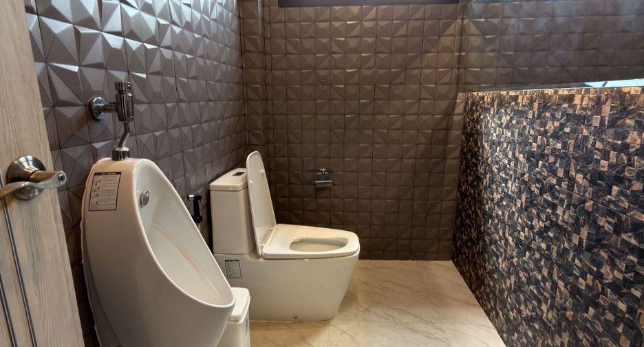For sale 4 bedrooms office in Mueang Pathum Thani, Pathum Thani