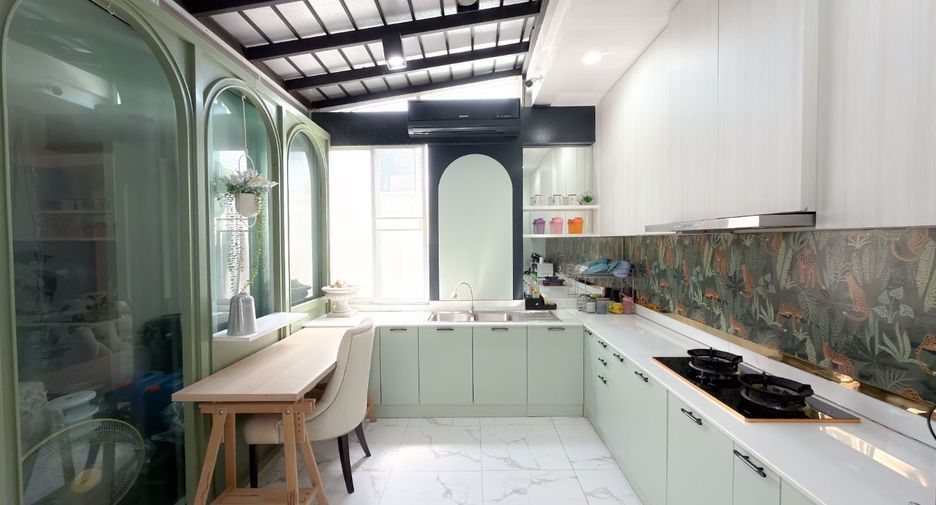 For sale 4 bedrooms office in Mueang Pathum Thani, Pathum Thani