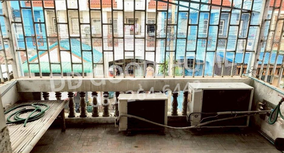 Casa adosada en venta de 2 habitaciones en Bang Pa-in, Phra Nakhon Si Ayutthaya