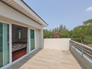 Casa en alquiler de 3 habitaciones en Bang Sao Thong, Samut Prakan