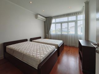 Casa en alquiler de 3 habitaciones en Bang Sao Thong, Samut Prakan