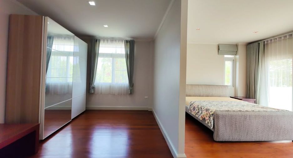 Casa en alquiler de 3 habitaciones en Bang Sao Thong, Samut Prakan