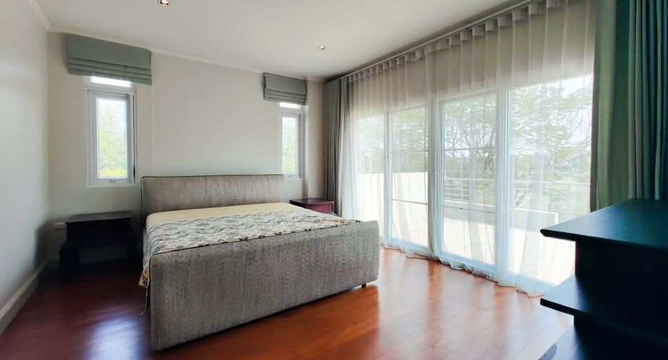 Casa en alquiler de 3 habitaciones en Bang Sao Thong, Samut Prakan