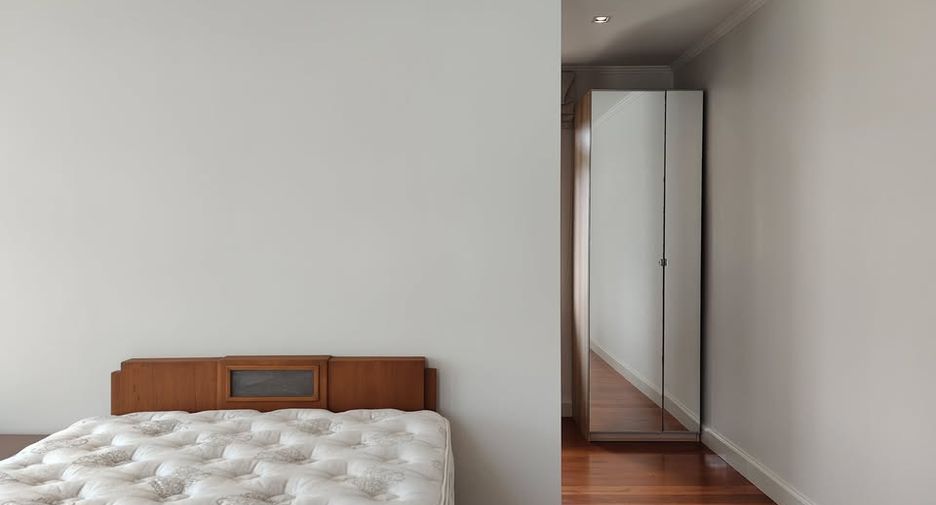 Casa en alquiler de 3 habitaciones en Bang Sao Thong, Samut Prakan