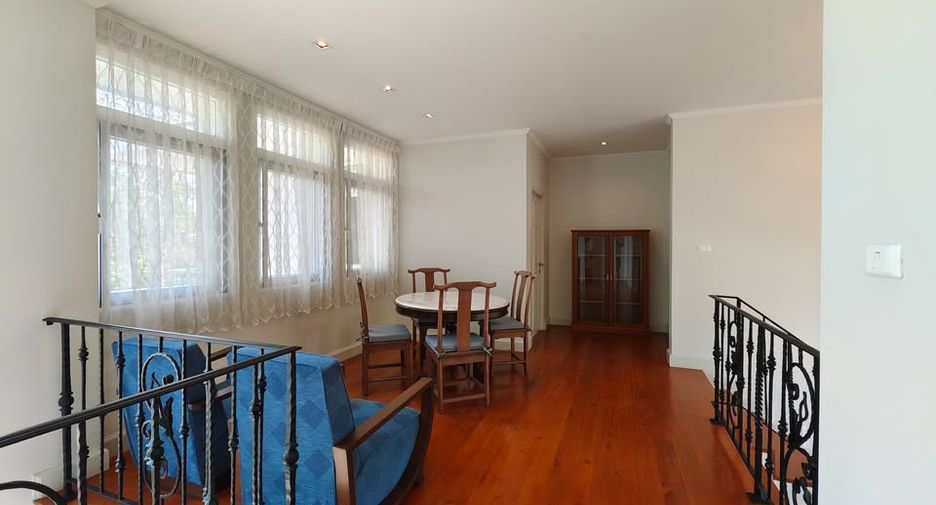 Casa en alquiler de 3 habitaciones en Bang Sao Thong, Samut Prakan