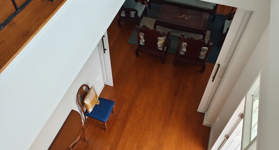 Casa en alquiler de 3 habitaciones en Bang Sao Thong, Samut Prakan