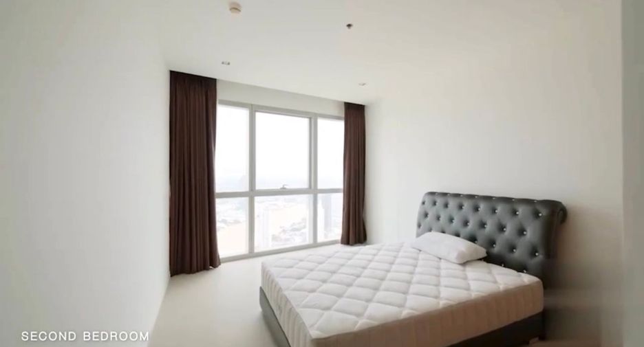 For rent and for sale 3 bedrooms condo in Sathon, Bangkok