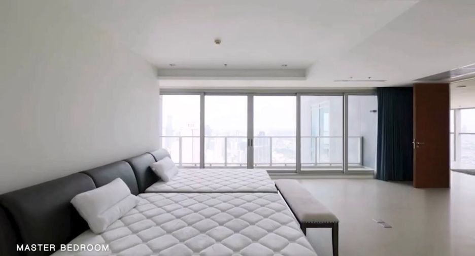 For rent and for sale 3 bedrooms condo in Sathon, Bangkok