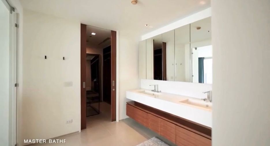 For rent and for sale 3 bedrooms condo in Sathon, Bangkok