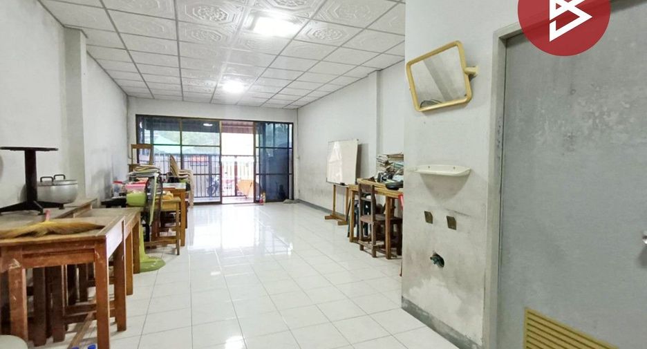 出售 2 卧室 联排别墅 在 Mueang Samut Songkhram, Samut Songkhram