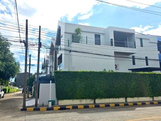 For rent and for sale 5 bedrooms house in Suan Luang, Bangkok