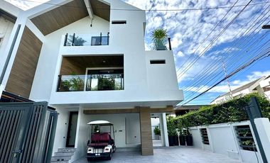 Haus zur Miete und zum Kauf mit 5 Zimmer in Suan Luang, Bangkok