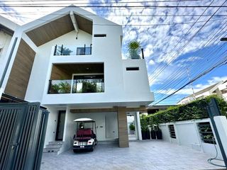 For rent and for sale 5 bedrooms house in Suan Luang, Bangkok