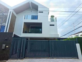 For rent and for sale 5 bedrooms house in Suan Luang, Bangkok