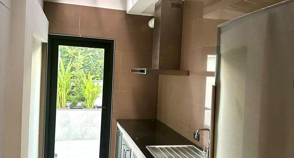 Аренда и продажа 5 спальни дом в Суан Луанг, Бангкок