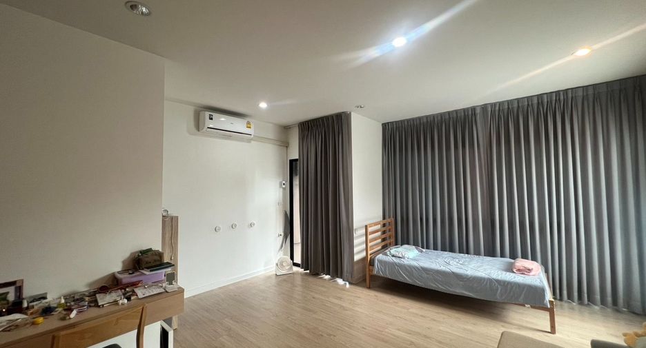 For sale 3 bedrooms house in Prawet, Bangkok