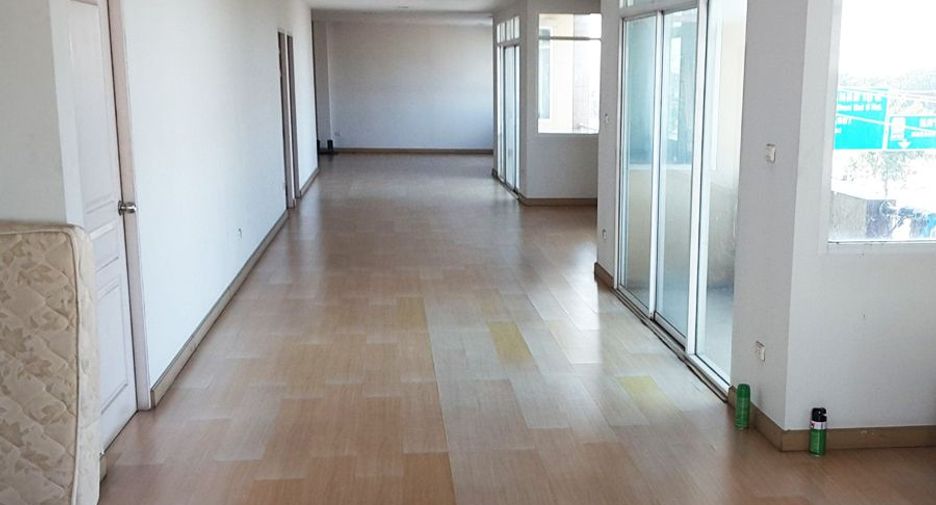 À louer et à vendre 5 chambres local commercial à Sam Phran, Nakhon Pathom
