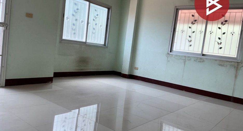 For sale 3 bedrooms townhouse in Mueang Uttaradit, Uttaradit