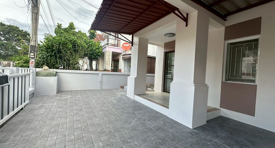 For sale 3 bedrooms house in Si Racha, Chonburi