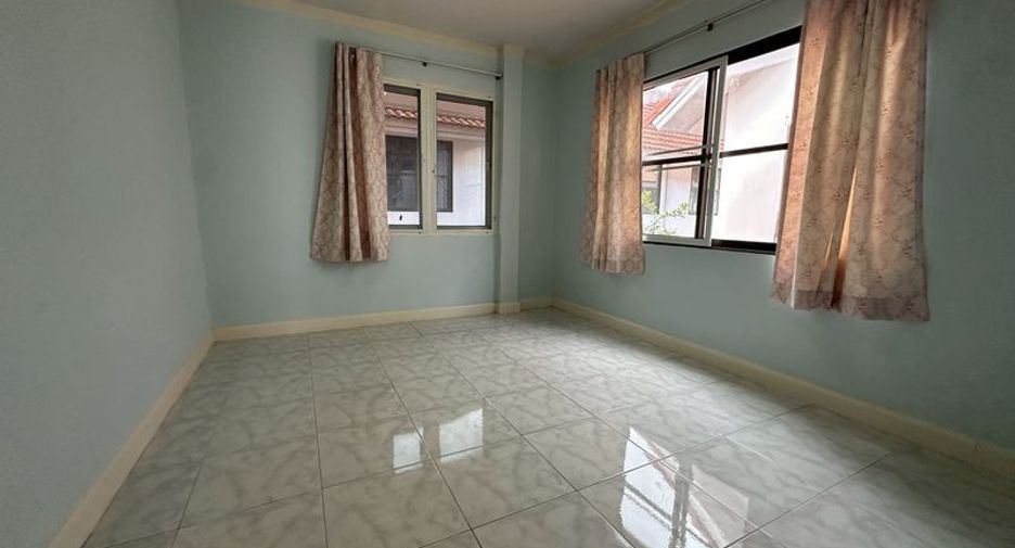 For sale 3 bedrooms house in Si Racha, Chonburi