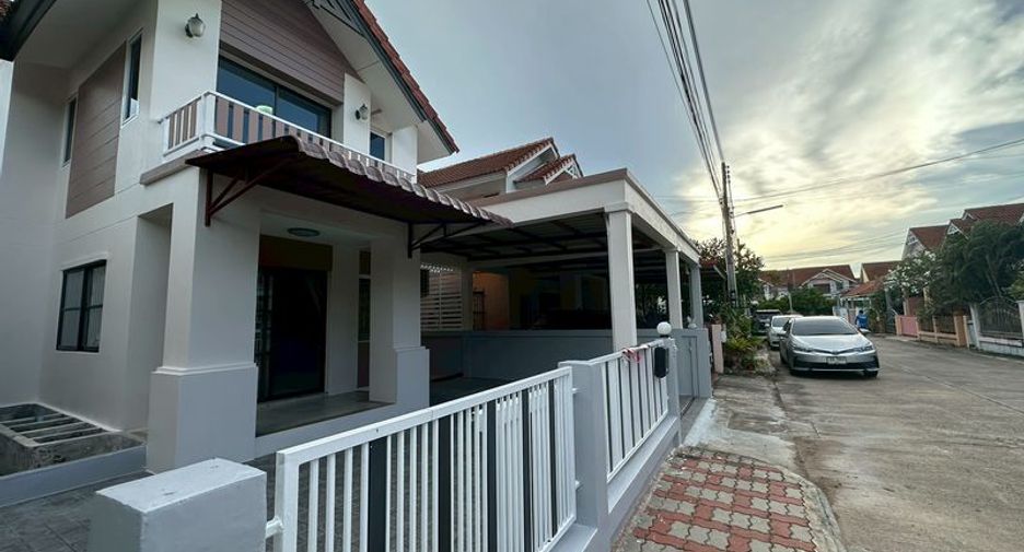 For sale 3 bedrooms house in Si Racha, Chonburi