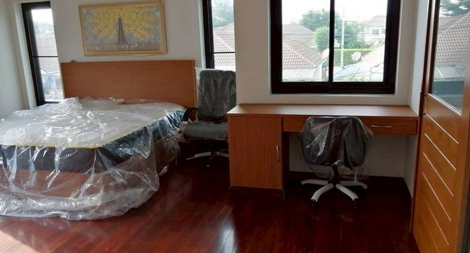 For rent 3 bedrooms house in Mueang Chiang Mai, Chiang Mai