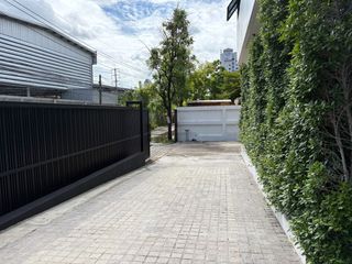 À louer entrepôt à Bang Phli, Samut Prakan