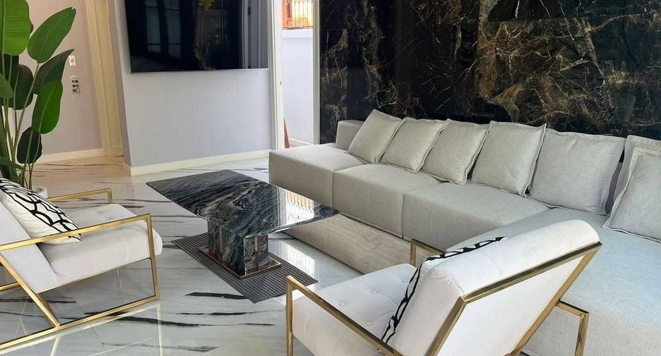 For rent 5 ベッドルーム house in Khlong Toei, Bangkok