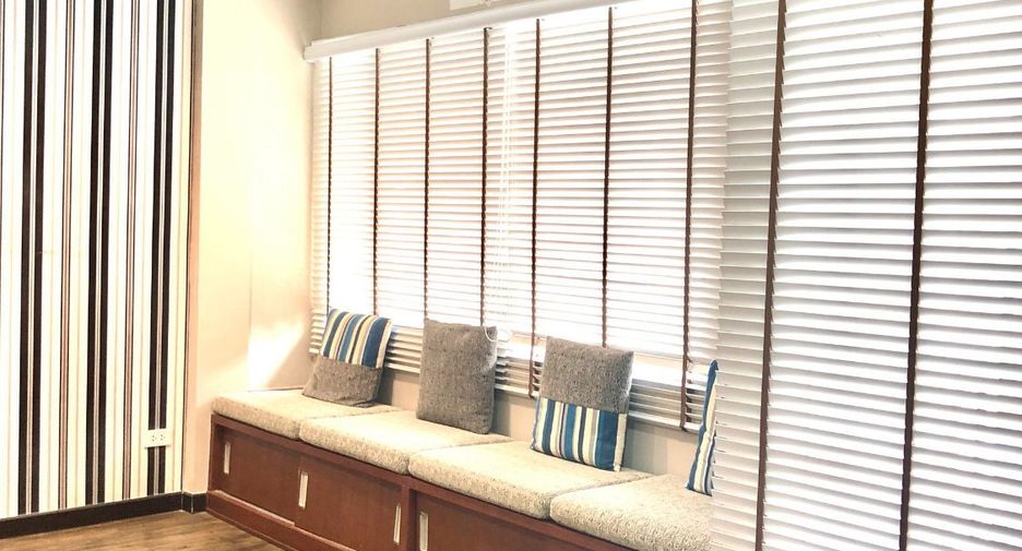 For sale 3 bedrooms townhouse in Lat Krabang, Bangkok