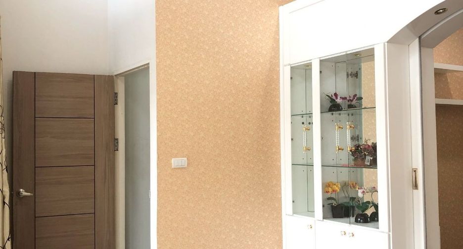 For sale 3 bedrooms townhouse in Lat Krabang, Bangkok