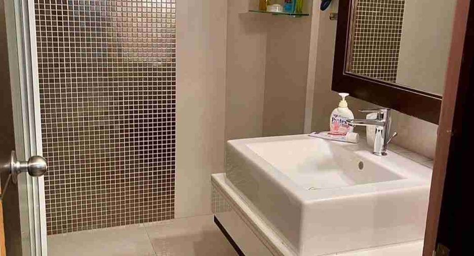 For sale 2 bedrooms condo in Watthana, Bangkok