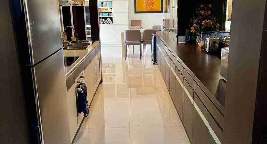 For sale 2 bedrooms condo in Watthana, Bangkok