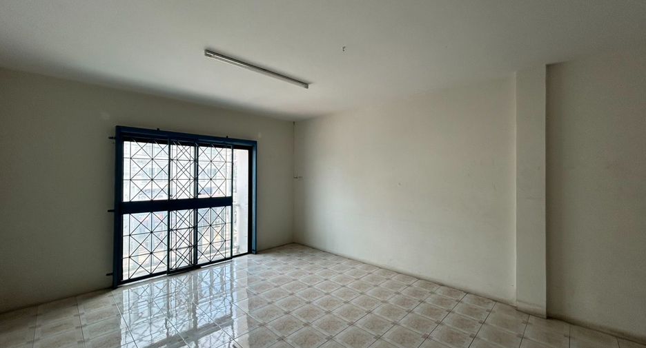 For sale 3 bedrooms retail Space in Bang Lamung, Chonburi