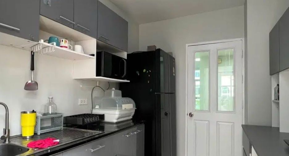 Casa en alquiler y en venta de 3 habitaciones en Prawet, Bangkok