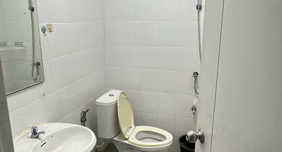 For sale 4 bedrooms retail Space in Si Racha, Chonburi