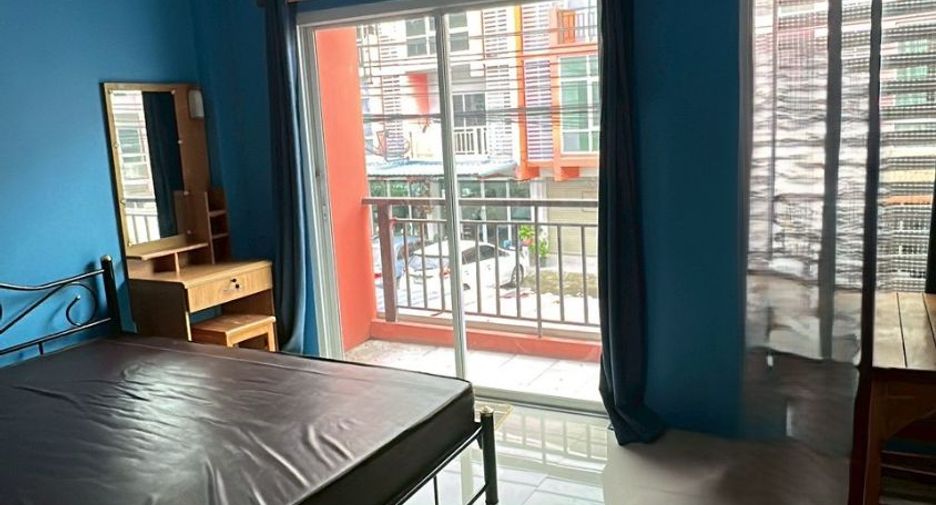 For sale 4 bedrooms retail Space in Si Racha, Chonburi