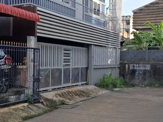 出售 7 卧室 独立屋 在 Mueang Samut Prakan, Samut Prakan
