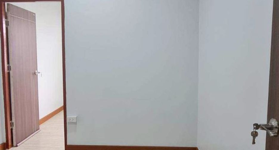 Reihenhaus zum Kauf mit 2 Zimmer in Saphan Sung, Bangkok